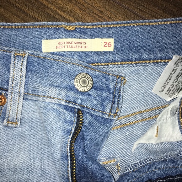 Levi’s 501 High Rise Short - Picture 4 of 5